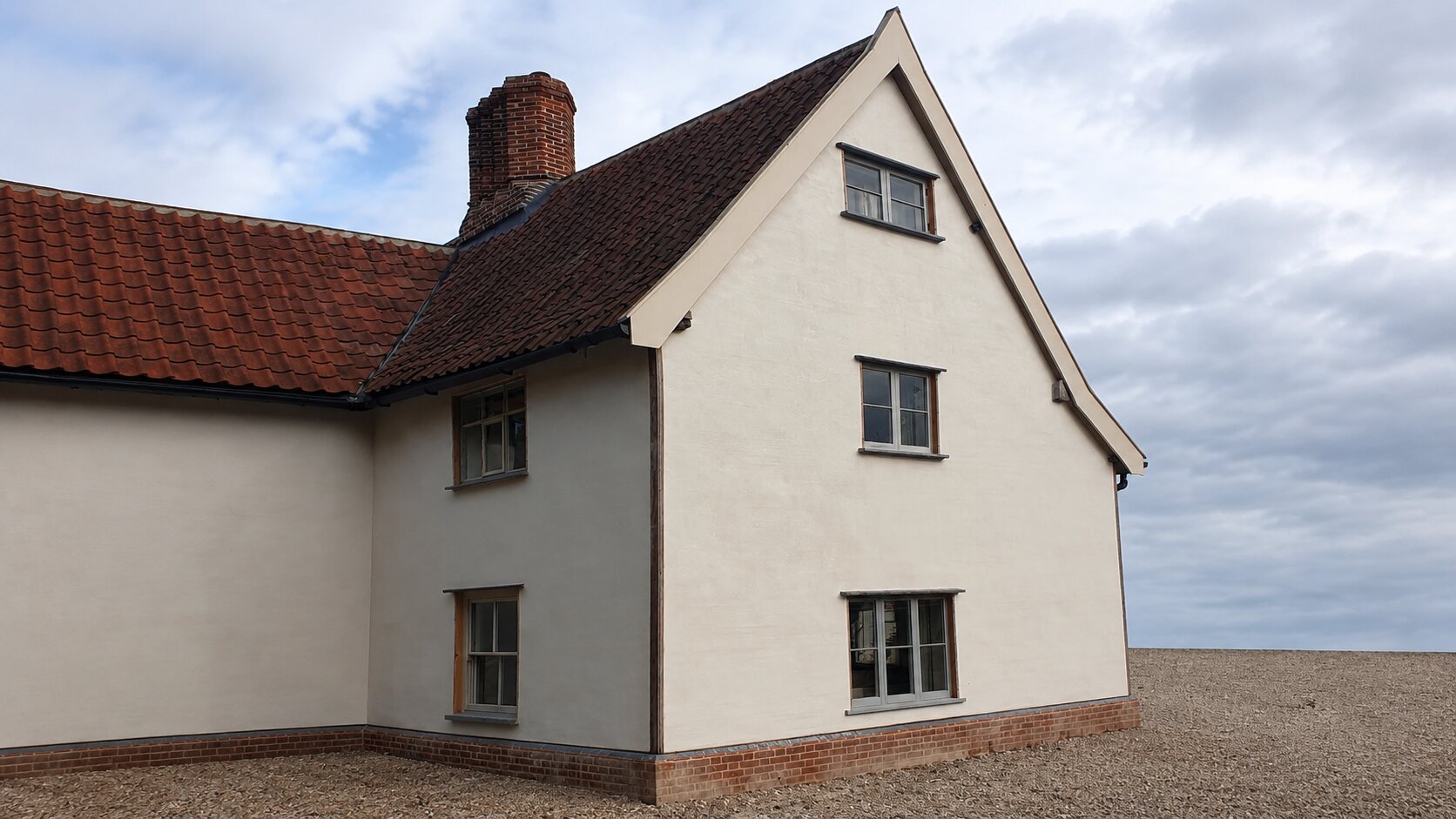 Completed lime rendering to a Grade II listed cottage in Mellis
